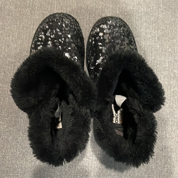 Sonoma Black and Silver Sequins Faux Fur Boots - Picture 6 of 15